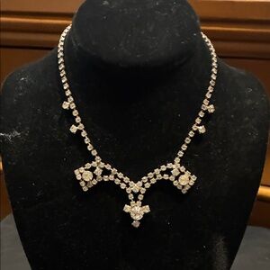 Vintage Elegant Silver Tone Necklace with Clear Rhinestone Accents Unmarked
